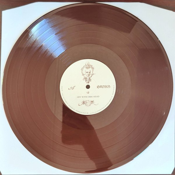 BANKS – Off With Her Head (LP Brown Autographed by Banks) - Imagen 3